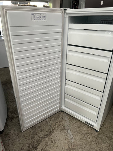 Second hand Fisher&Paykel 304l vertical freezer E308 - Second Hand Appliances Geebung